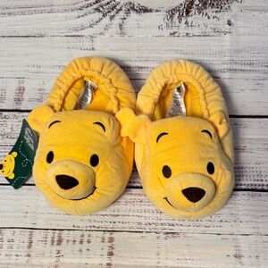 Disney adult Slippers - Winnie the Pooh Plush - NWT